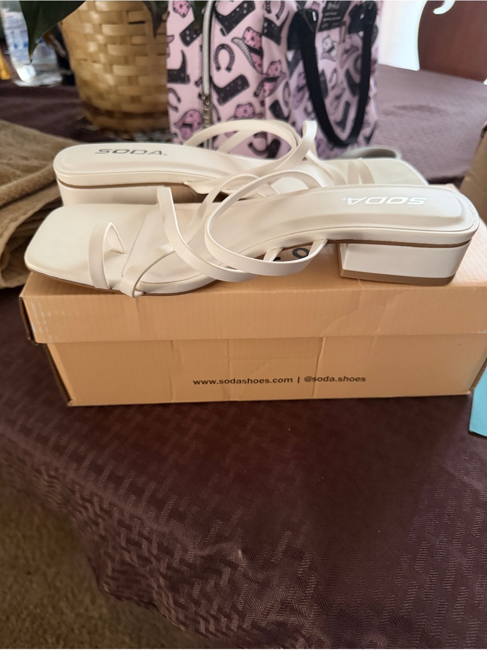 Ladies Sandals Size 8 White
